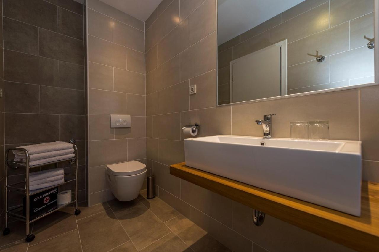 Spacious Three-bedroom Balun With Pool Villa *