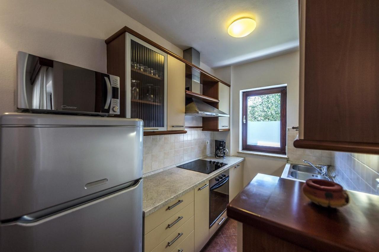 Spacious Three-bedroom Balun With Pool Villa