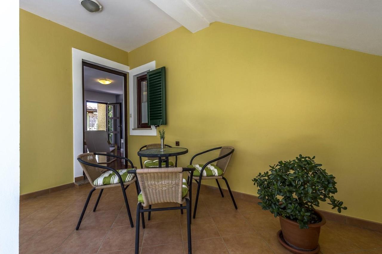 Villa Spacious Three-bedroom Balun With Pool
