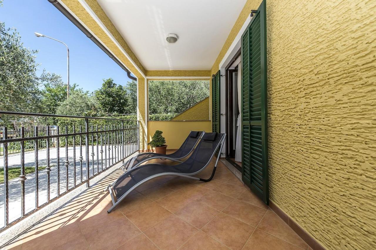 Spacious Three-bedroom Balun With Pool *