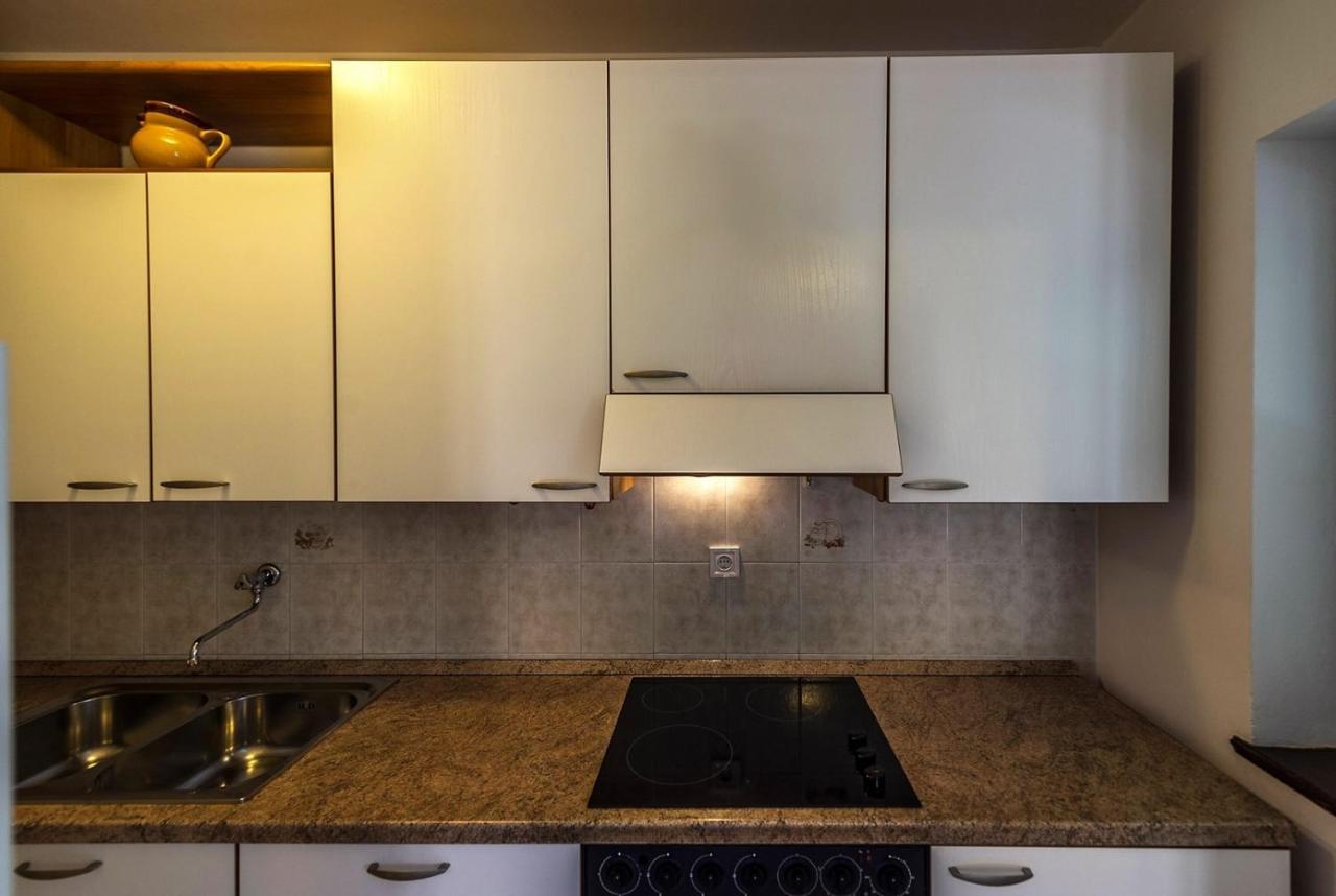 Spacious Three-bedroom Balun With Pool