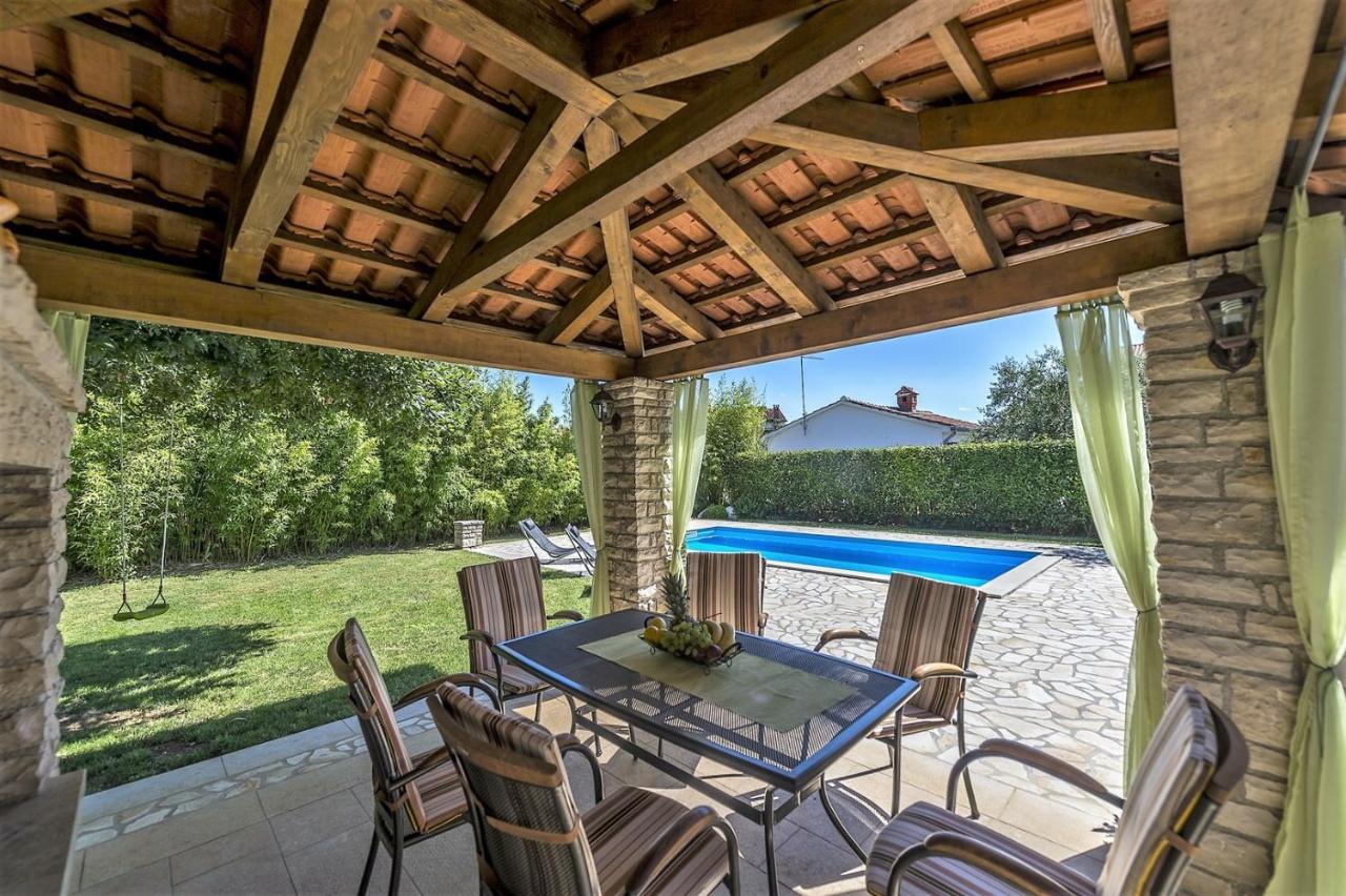 Spacious Three-bedroom Balun With Pool Poreč