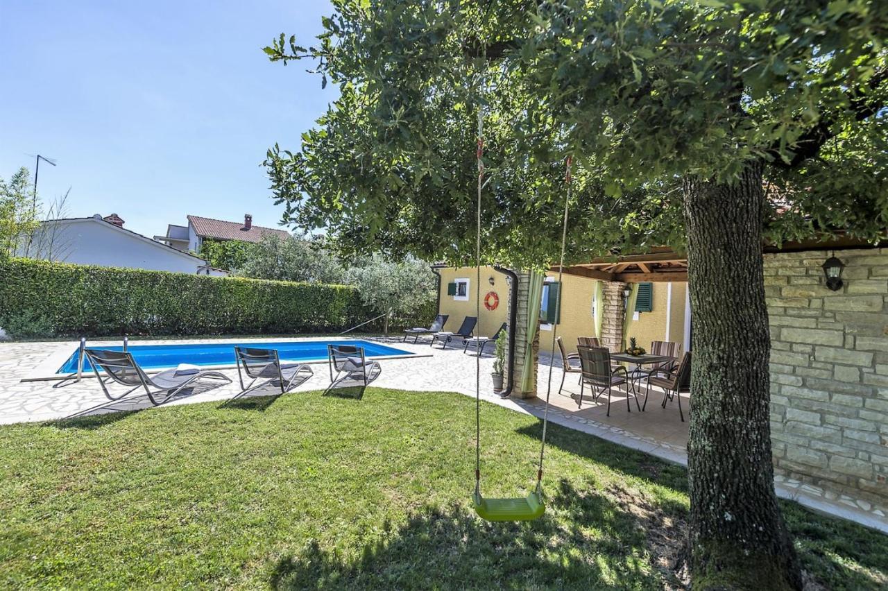 Villa Spacious Three-bedroom Balun With Pool Poreč