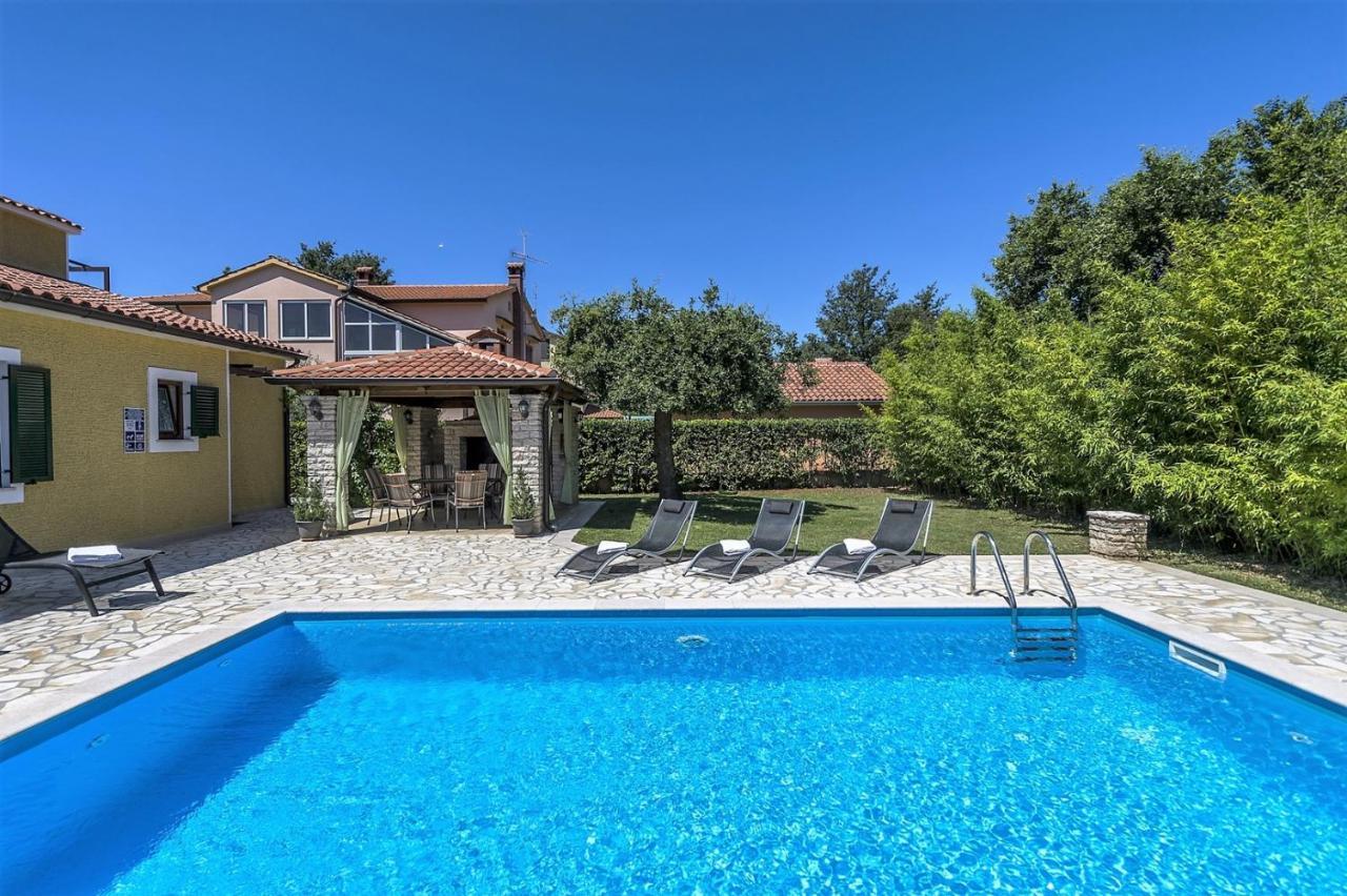 Spacious Three-bedroom Balun With Pool Villa Poreč